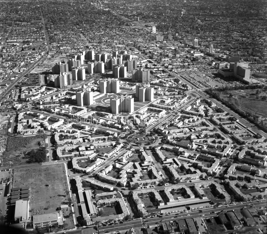 Park La Brea 1951 WM.jpg